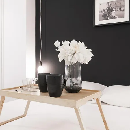 Easylife - Moderno In Moscova/brera * Milaan
