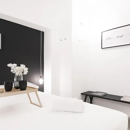 Easylife - Moderno In Moscova/brera Milaan